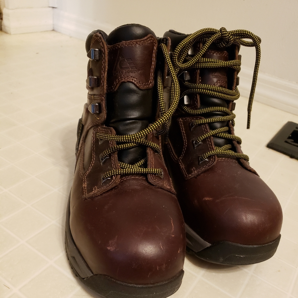 Shoes - Picture 2 of 5